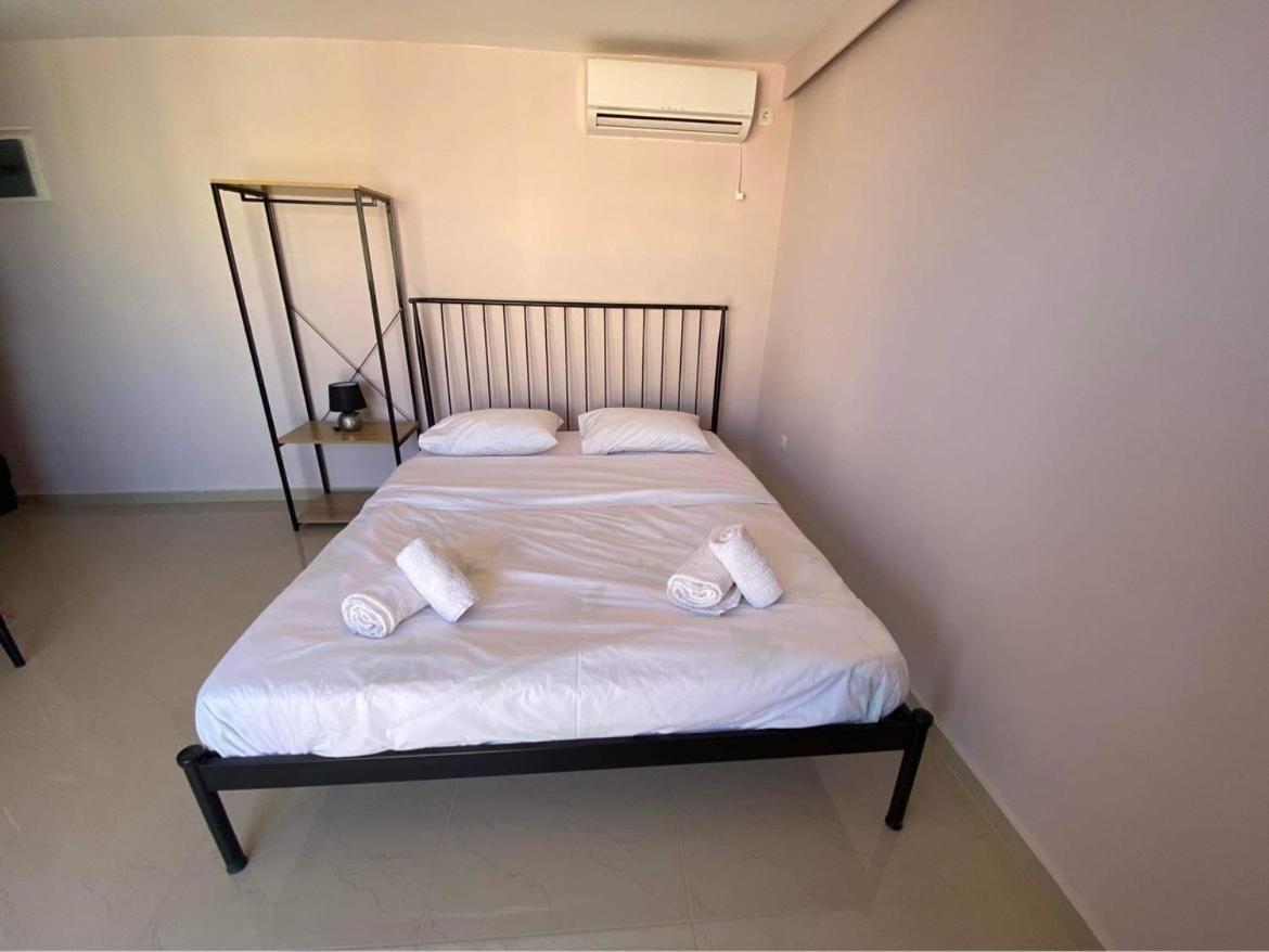 Lavrio 1Bdr Penthouse 7 Min On Foot From The Port Apartman Kültér fotó